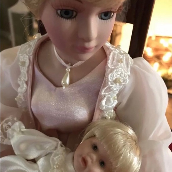 NIB Avon Ceramic Doll Mother holding baby - Picture 3 of 8